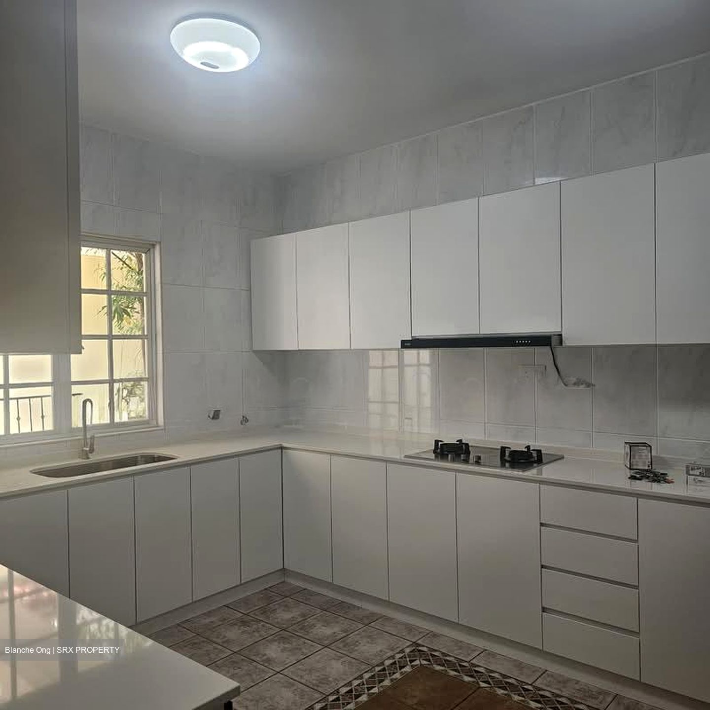Amber Road (D15), Terrace #560779071